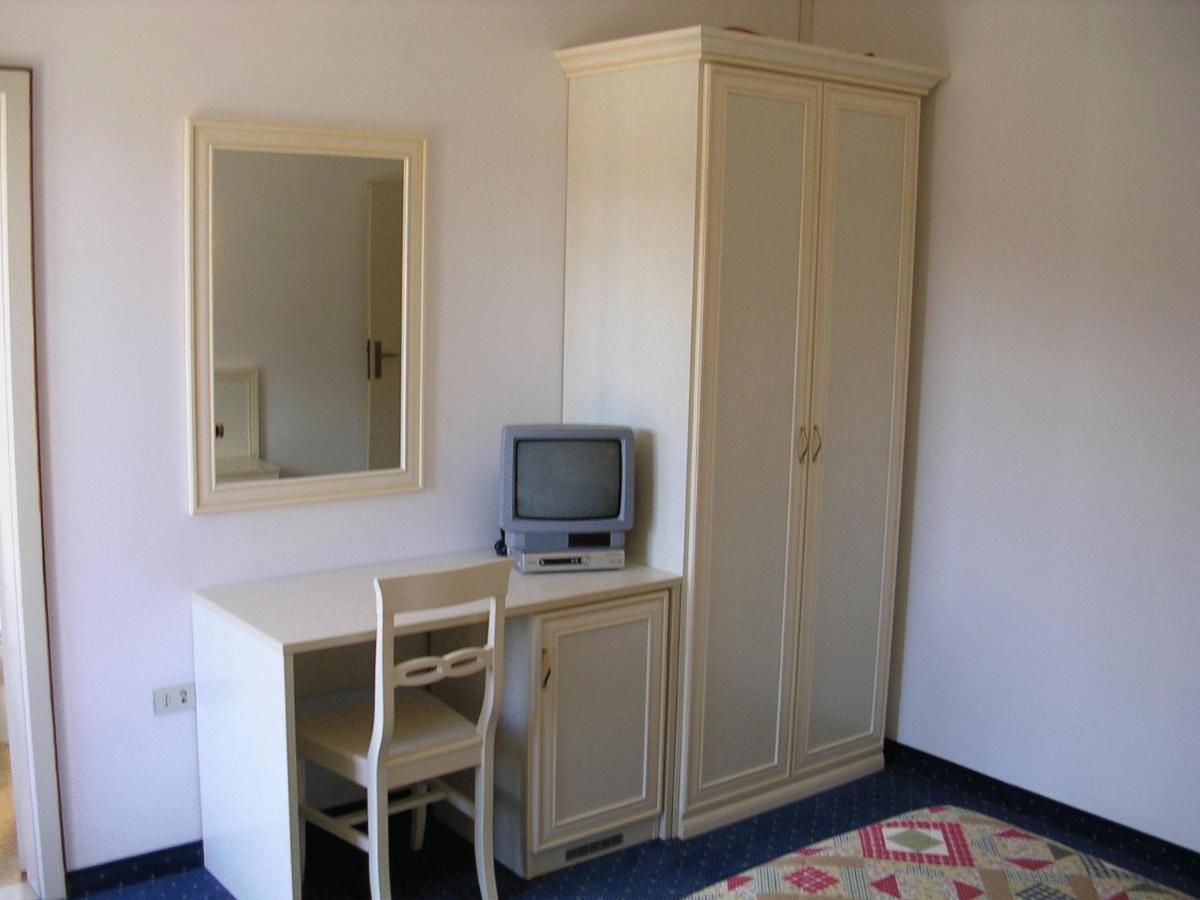 Hotel Rosalpina Рива дел Гарда Екстериор снимка