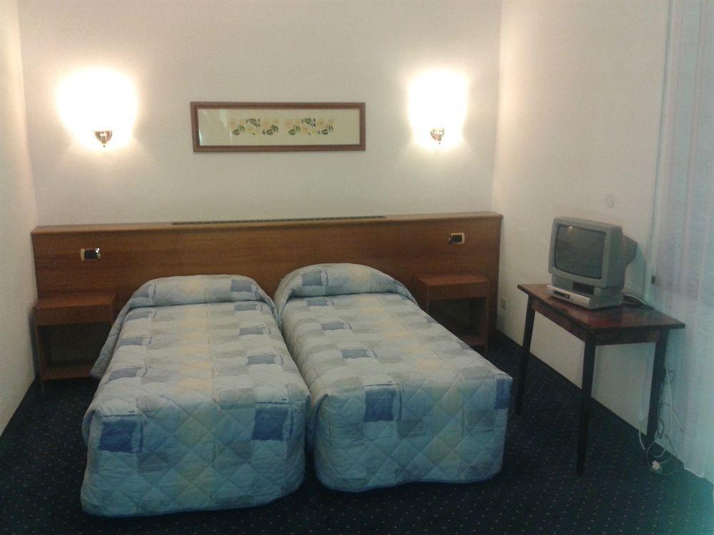 Hotel Rosalpina Рива дел Гарда Екстериор снимка