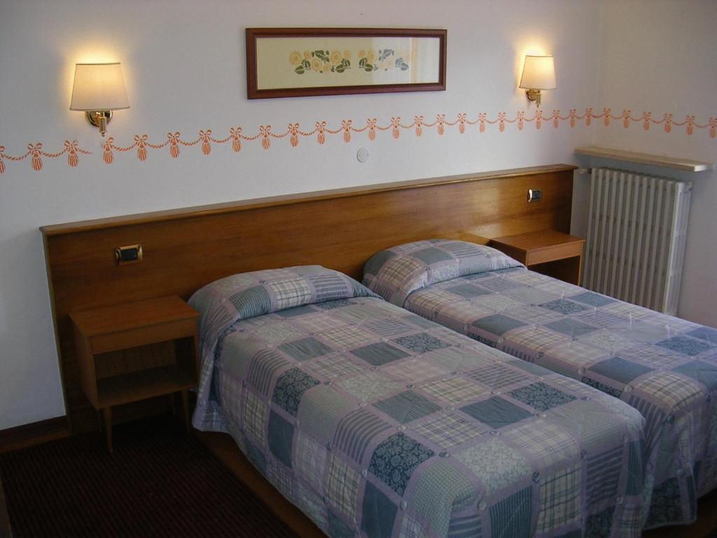Hotel Rosalpina Рива дел Гарда Стая снимка
